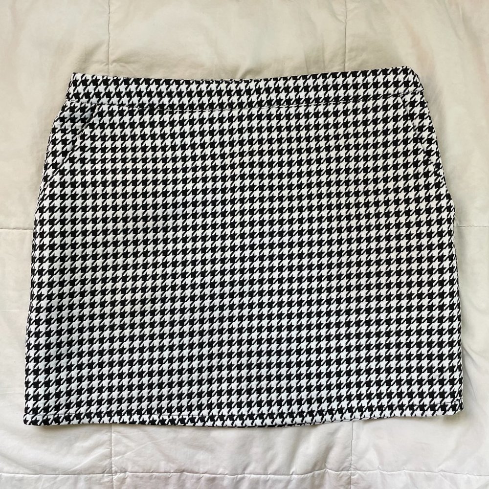 Houndstooth Mini Skirt